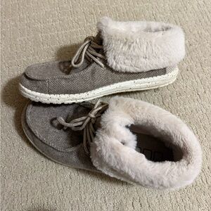 Hey Dude Cozy Women's Fur-Lined Shoes